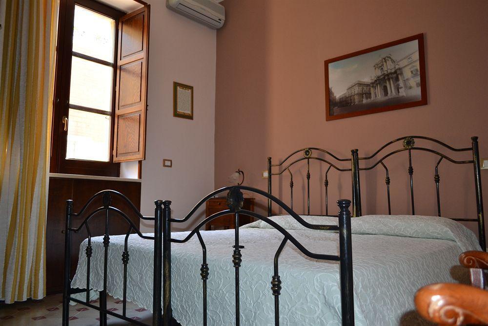 סירקוזה Olimpo Residence מראה חיצוני תמונה